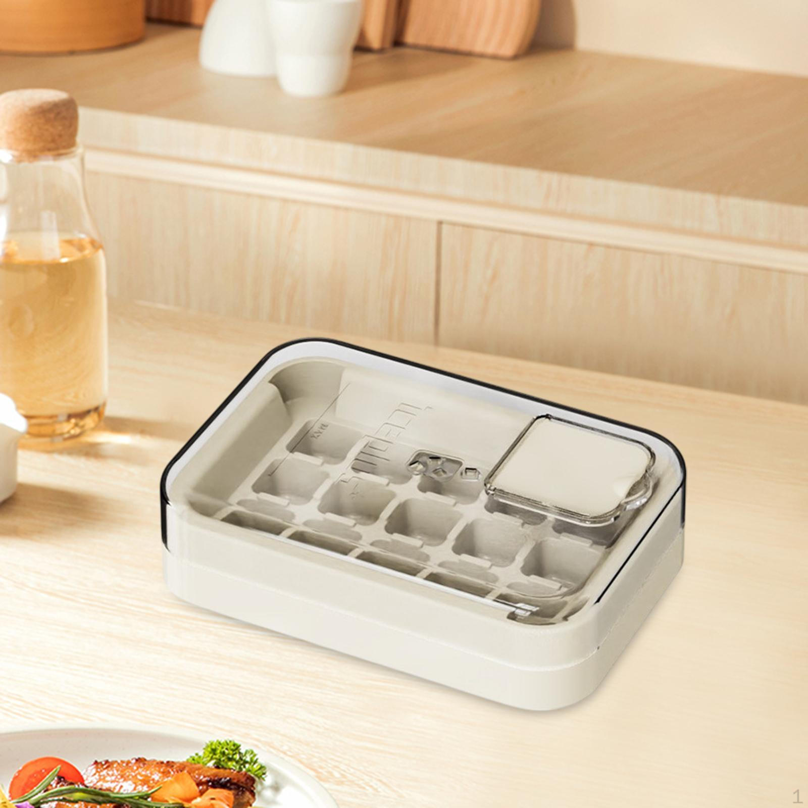 

Ice Cube Maker Tray Easy Release Portable Makes 15 Cubes with Lid for Chocolate Beverage Coffee белый