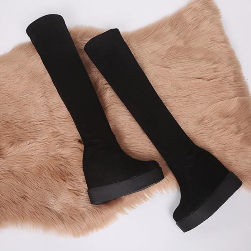 Dámské zimní kozačky nad koleno s termální podšívkou, užší střih, silná podrážka, klínové podpatky, vnitřní výška, zeštíhlující nohu, vysoké podpatky