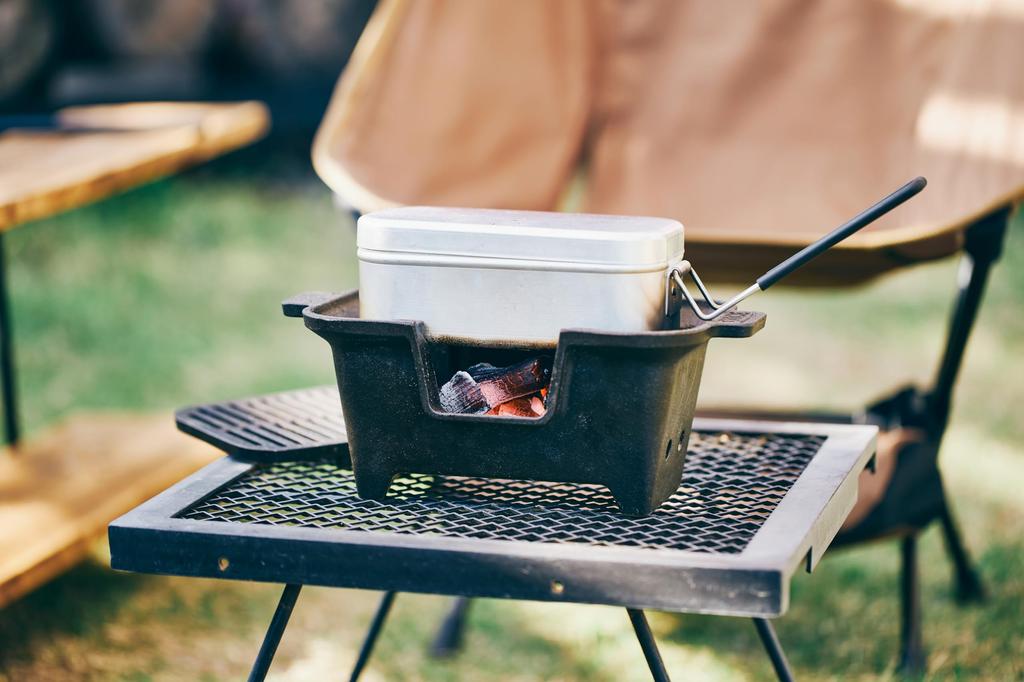 Onoue Manufacturing Mini Cast Iron Stove Tabletop Barbecue (ONOE) CI-1921 [Camping Stove]