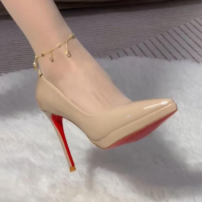 Nude High Heels auf roten Sohlen, neue High-End nicht müde Füße, spitze Zehen, dünne Absätze, wasserdichte Tischschuhe.
