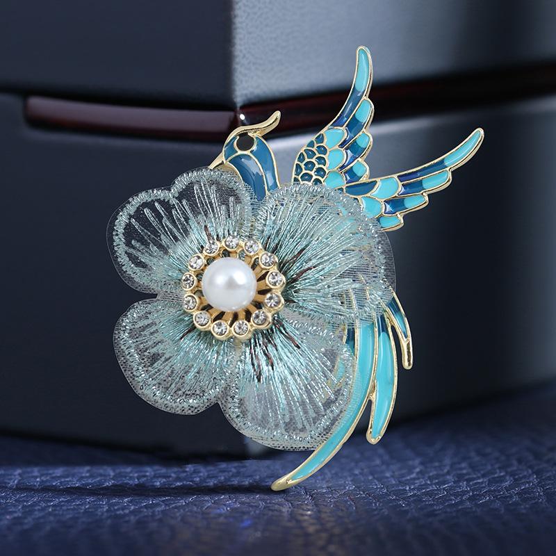 Brooch Women s New High-end Embroidery Phoenix Bird Brooch Put Out Light Pin Buckle Suit Fixed Clothing Accessories Collar Pin