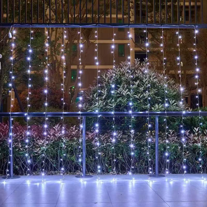 Guirlandes Lumineuses LED d'Extérieur Imperméables: Guirlandes lumineuses festives pour Noël, anniversaires et fêtes sur les arbres