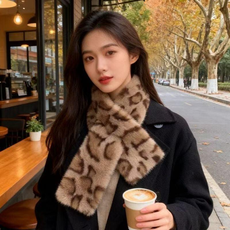 Leopard Print Plush Scarf: Warm & Versatile Faux Mink Fur Neck Gaiter, Korean Style Women's Winter Scarf