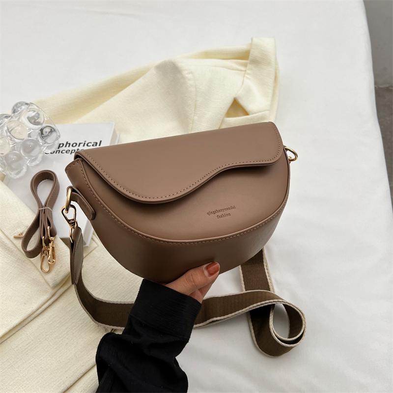 Textured Small Bag Female New Popular Retro Crossbody Bag Fashion Single Shoulder Underarm Saddle Bag Bags for Women