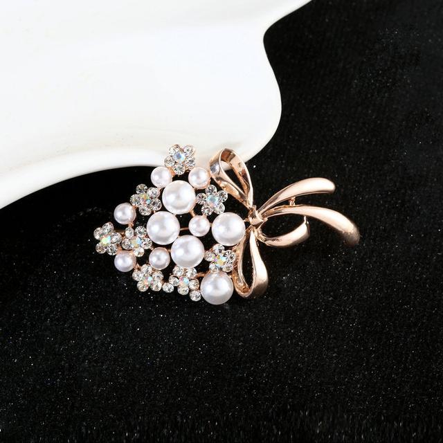Coroană de fluturi cu flori de prun Broșă de albină de păun Accesorii pentru îmbrăcăminte Broșă cu zircon încrustate Broșă de lux