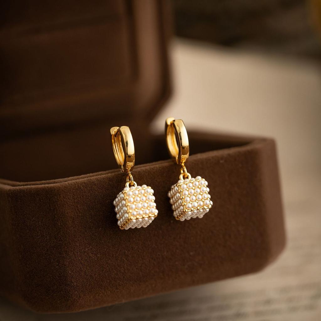 Micro Set Pearl Cube Drop Earrings Elegant High End Luxury Ear Cuffs Studs Unique Niche Earrings