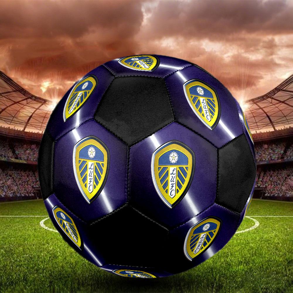 Leeds United AFC Größe 5 Fußball, Maschinengenähtes PVC, Langlebig & Hoher Rückprall, Für Alle Altersgruppen, Fanartikel, Spiele & Außenbereich.