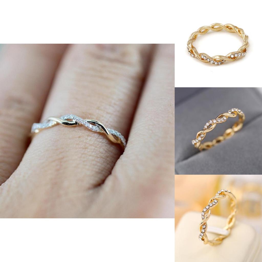 Premium Quality Gold Gemstone Anniversary Ring For Women With Classic Round Cut Design