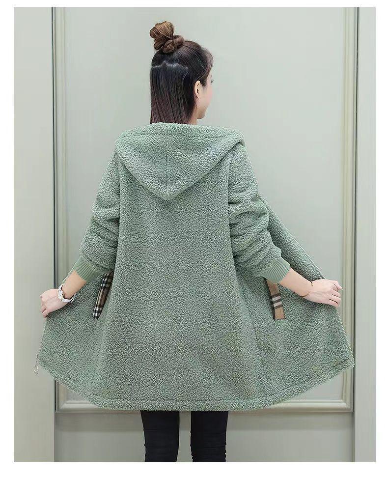 Women's Plus Size Mid-Length Lambswool Winter Coat - Age-Reducing Fashion