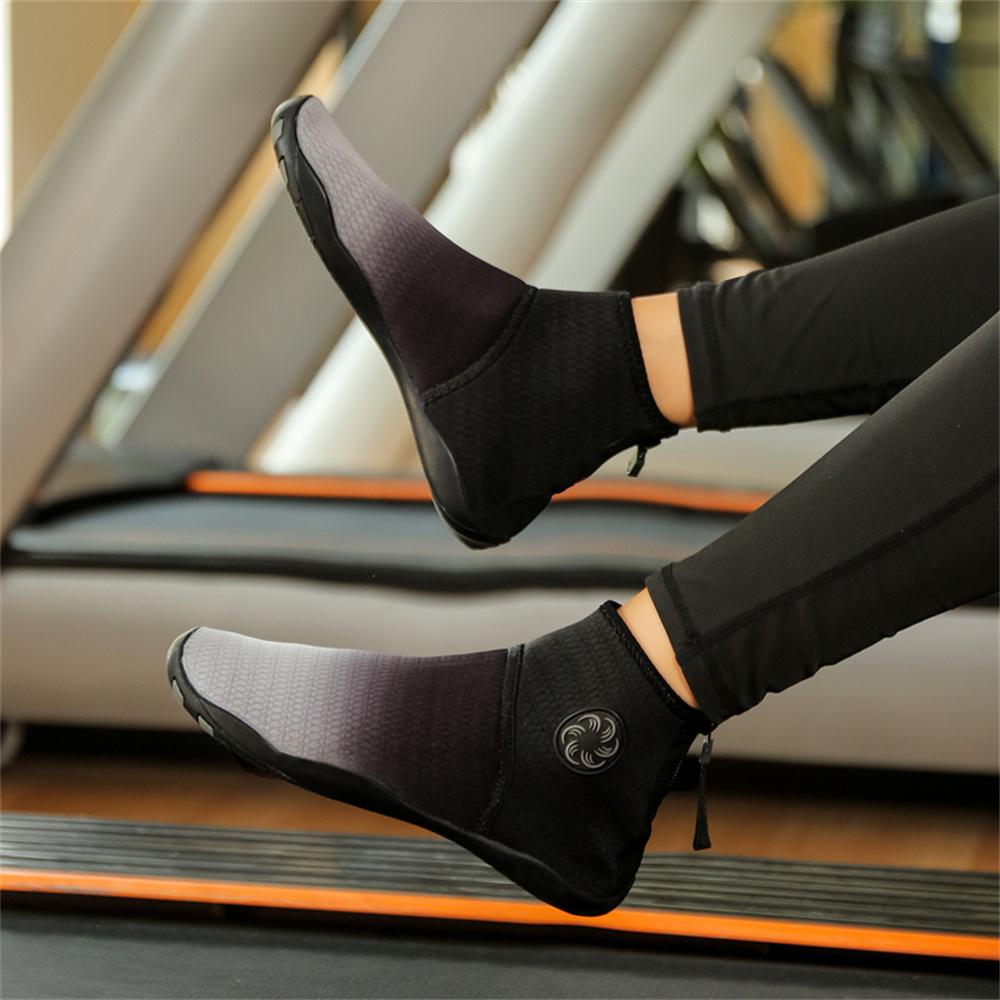 Size 35 Short Beach And Sea Slippers Sandals Beach Original Men's Running Shoes Sneakers Sport Tenes Low Cost Health