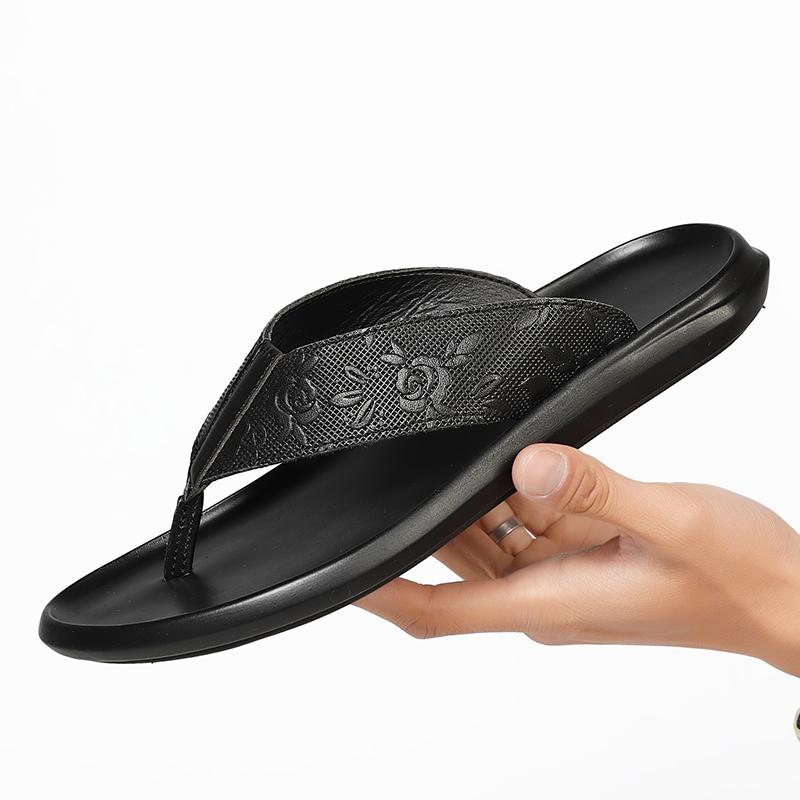 Mode Casual Mode Tofflor Män Halkfria Utomhus Strandskor Manlig Designer Ny Lyx Ko Läder Herr Flip-flops Sommar Herrsko