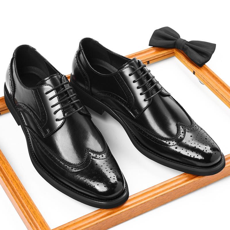 2025 New Designer Brown Brogue Shoes for Men Fashion Casual Lace Retro Dress Shoes Man Spring Autumn Pointed Wedding Shoe Man