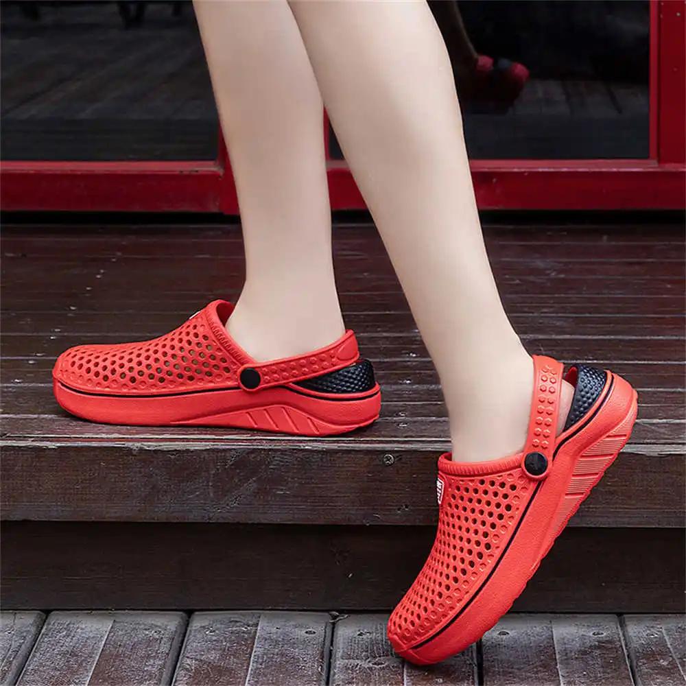 Fashion Black Clogs Shoes Of Women Slippers 42 Silver Sandal Woman Sneakers Sports Dropshiping Life Portable Resell Special Wide