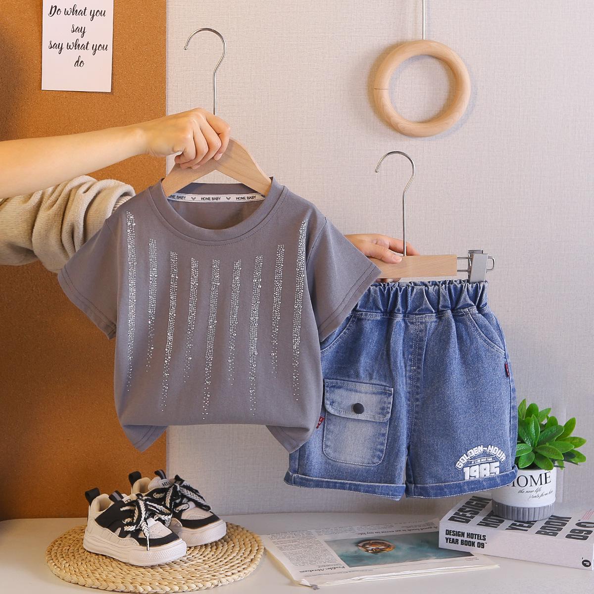 Boys  2026 Summer Rhinestone Striped T-Shirt & Shorts Set Set of 5 (80-120cm) серый