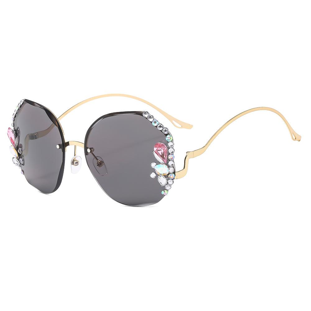 2025 New Crystal Sunglasses - Trendy Rhinestone UV400 Shades for Women