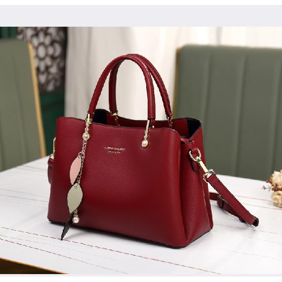 Women's Bag 2024 Summer New Fashion Light Luxury Single Shoulder Crossbody Mom's Handbag Soft Leather Women's Bag Commuting High-End Feel