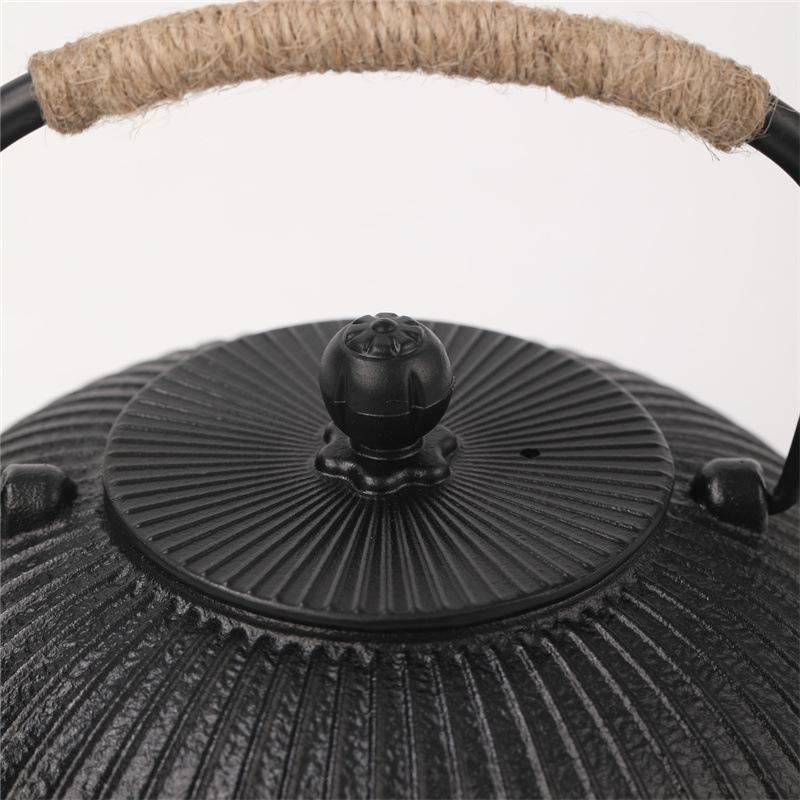 Retro Handmade Cast Iron Dot-Patterned Tea Pot with Bamboo Handle