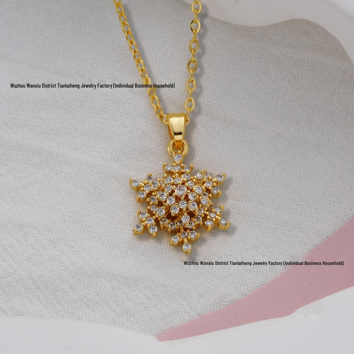 European & American Diamond Snowflake Pendant Necklace: Creative Christmas and Holiday Design