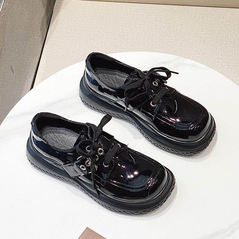 Small Leather Shoes Women's Summer New Leather Platform Fashion Casual Shoes Versatile and Versatile Big Head Shoes Large Size Women's Shoes