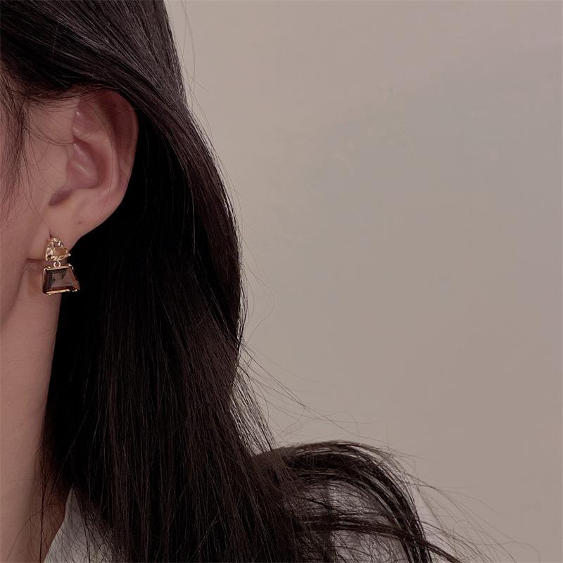 Maillard Herbst-Winter Braune Kristall-Steckohrringe: Einfache Retro Vielseitige Koreanische Stil Damenohrringe