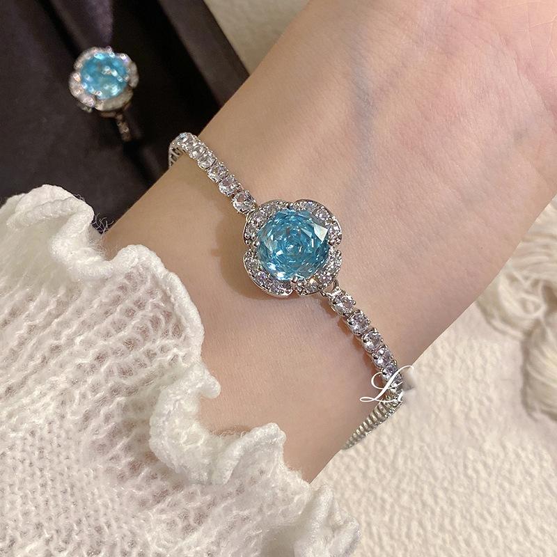 Zircon Rose Pendant Bracelet Light Luxury Exquisite Temperament Bracelet Niche Versatile High Sense Fashion Jewelry Women