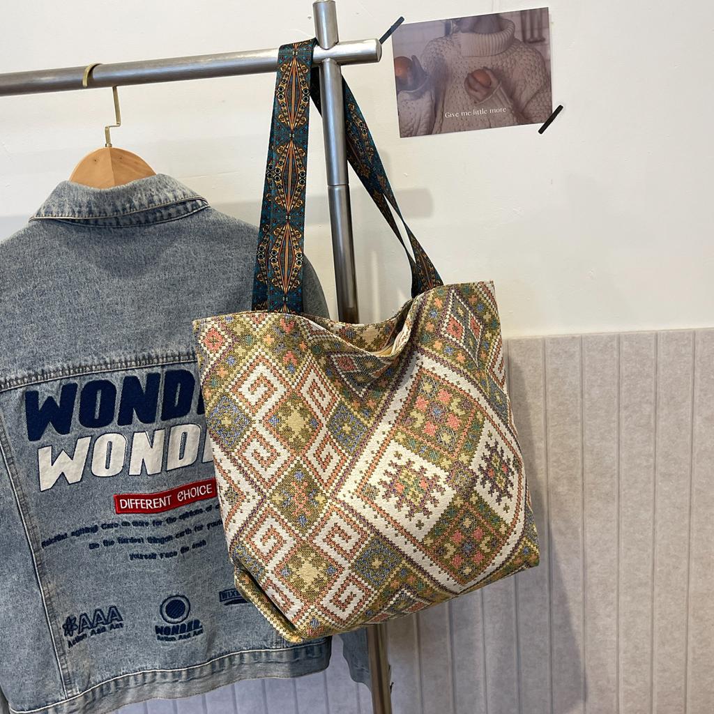 2025 neue Achseltasche Urlaubsstil Schulterhandtasche Nischenmode schlichtes Temperament vielseitige Damentasche