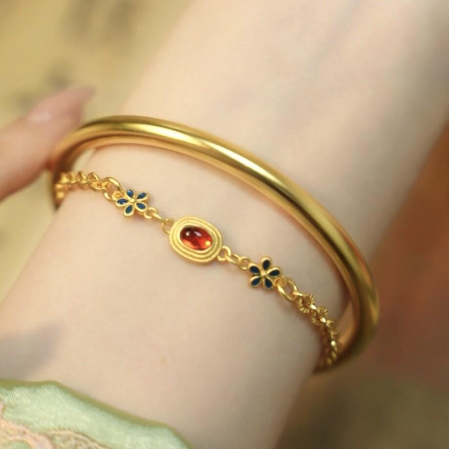 Gold-Plated Traditional Lotus Bangle for Women - High-End Simulated Gold Bracelet, Ideal for Weddings
