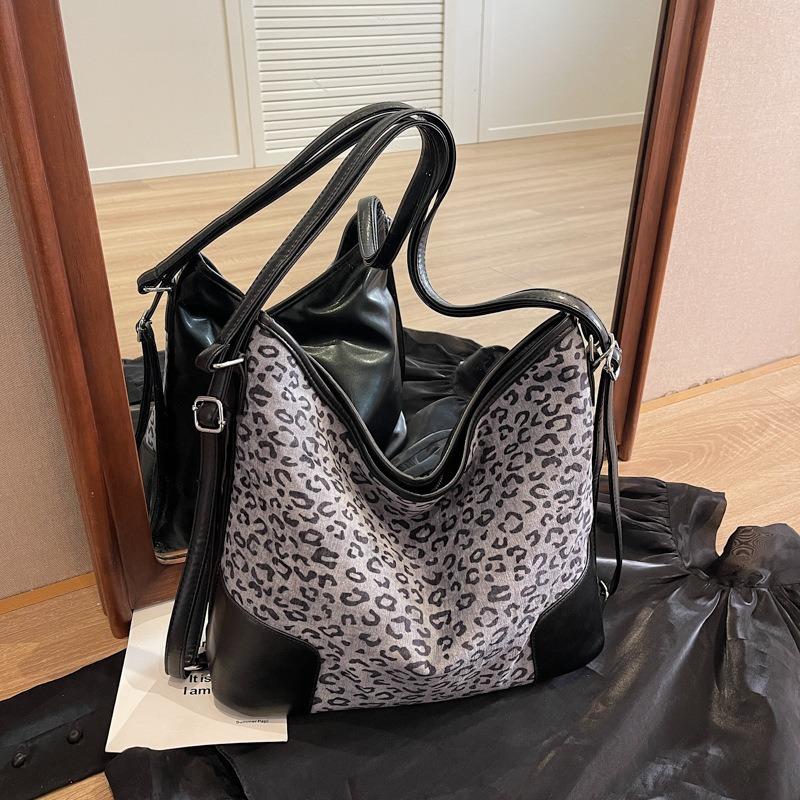 Leopard print bag women's large-capacity new versatile shoulder commuter tote bag multi-functional backpack