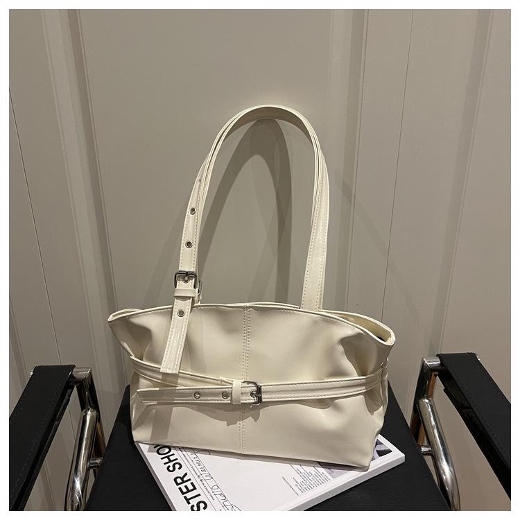 Korean-Style Underarm Tote Bag - Large Capacity, Versatile Design for Autumn/Winter 
