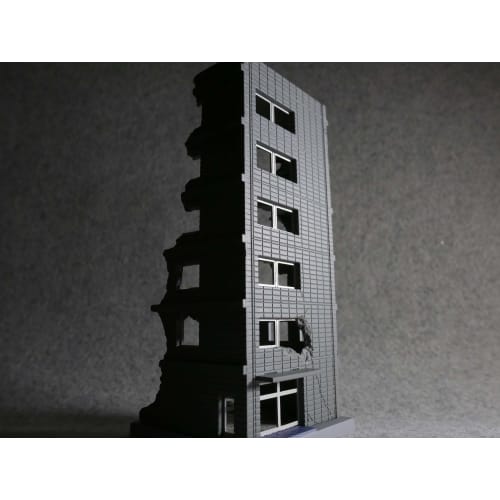 TOMYTEC 1/144 DioColle Combat Series DCM02 Destroyed Building A Pre-painted Plastic Model 311850