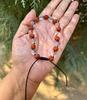 Handgefertigtes verstellbares Armband aus Rudraksha und Sfatik-Kristall
