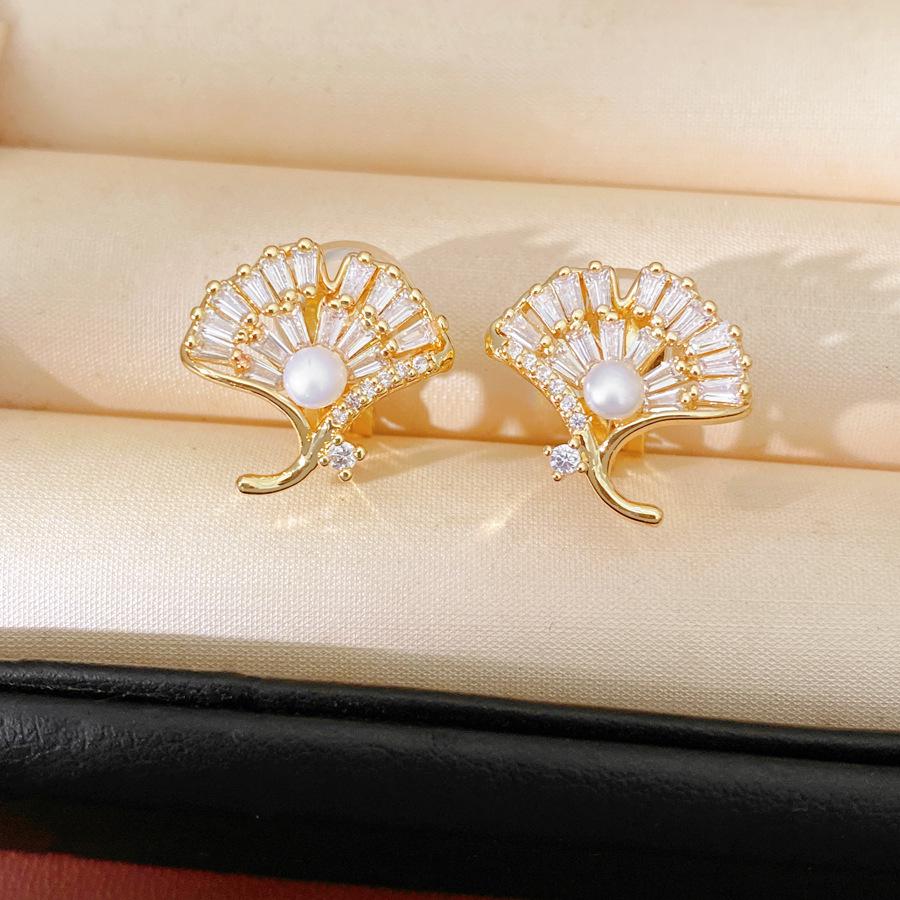Gold-Plated Zircon Pearl Ear Cuff: Chic  Versatile Women s Fashion Earring