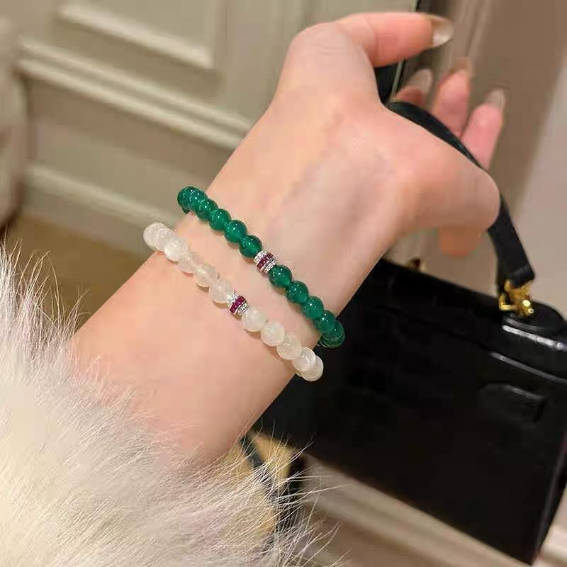 Romantischer Liebhaber~Sanftes Weißes Mondlicht-Armband im Neuen Chinesischen Stil mit Grünem Achat, besetzt mit Rubinen und Glücksperlen