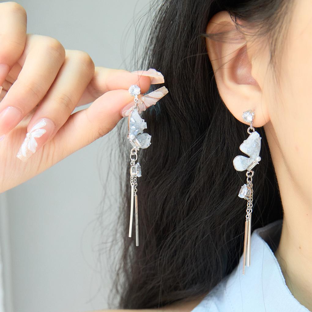 Koreanischer Stil Nicht-Piercing Ohrclip mit langem Quaste, Perlmutt Schmetterlings Design für Damen - High-End, Coole Mode.