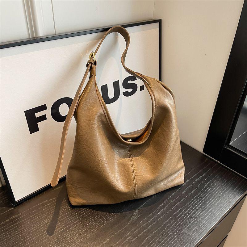 

All-Match Commute Large Capacity Bag for Women 2025 New Arrival Niche Style Classy Textured One-Shoulder Bag Accessible Luxury Crossbody Tote Bag Khaki