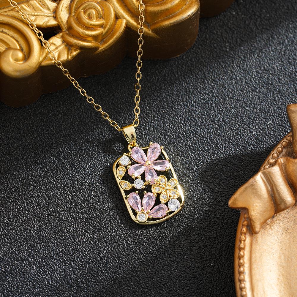 

Elegant Floral Necklace: High-End, Personalized Design Clavicle Chain for Women розовый/золотой