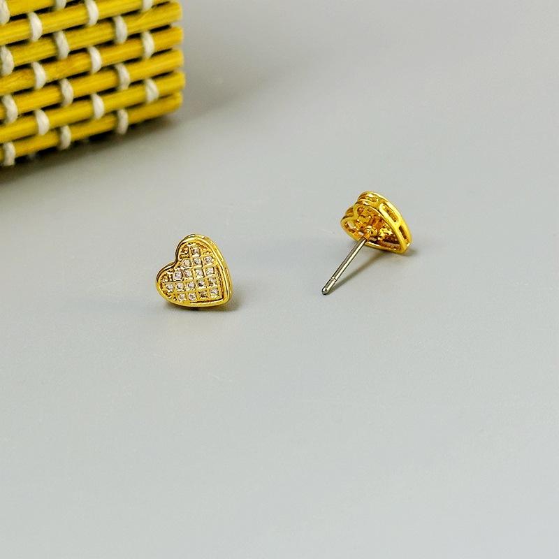 Stylish, Sweet, Exquisite, Simple And Compact Mini Full Of Diamonds, Love Stud Earrings, Versatile Earrings.
