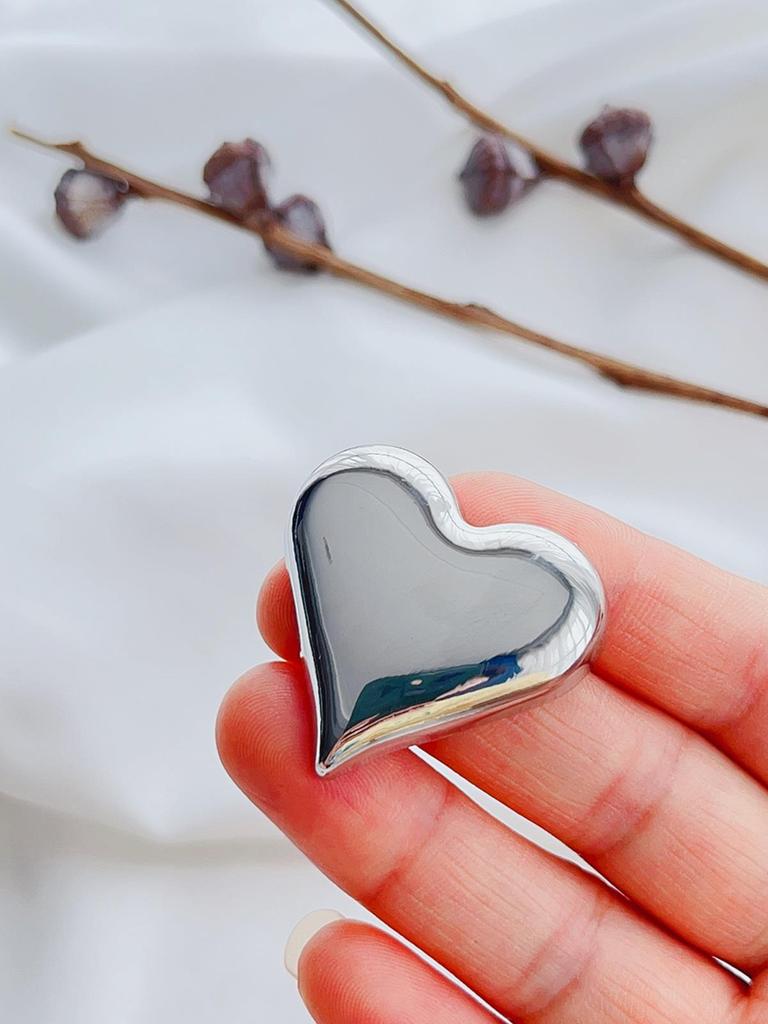 High-End Women's Heart-Shaped Brooch - Sweet & Simple Design