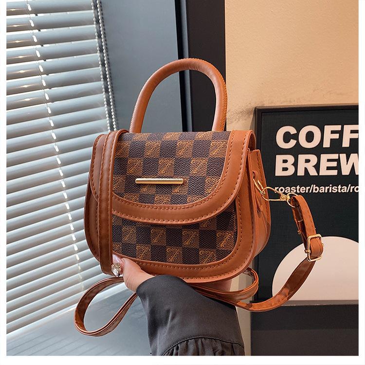 

Маленькая сумка женская сумка 2025 новая осенняя повседневная модная сумка-мессенджер повседневная простая портативная сумка через плечо маленькая квадратная сумка