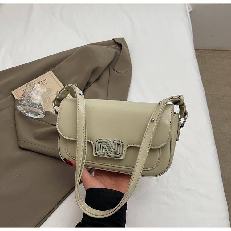 

2025 new chain women s bag niche design versatile casual fashion high-end single shoulder handbag small square bag зелёный