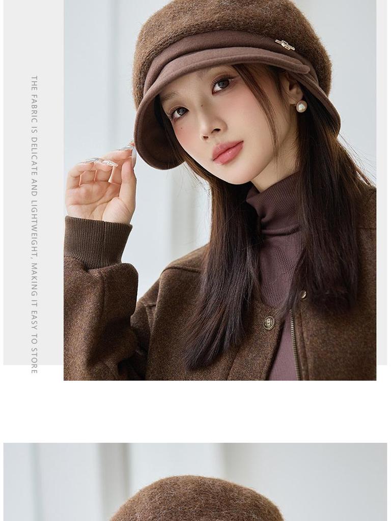 Women's British Style Windproof Beret - Versatile, Warm Metal Label Pleated Painter Hat for Autumn & Winter