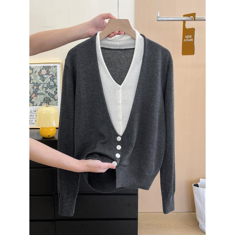 Early autumn women's fake two fashionable and comfortable contrasting color knitted cardigan tops