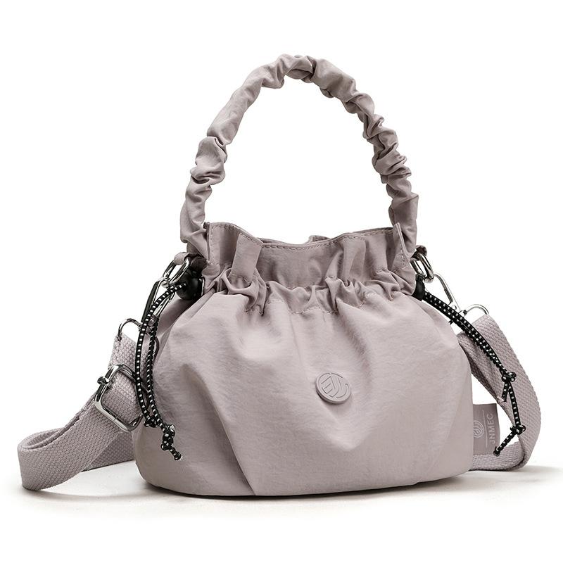 Geraffte Zugbeutel-Tasche mit gerafftem Griff Abnehmbarer Riemen Nylon Umhängetasche für den lässigen Alltag