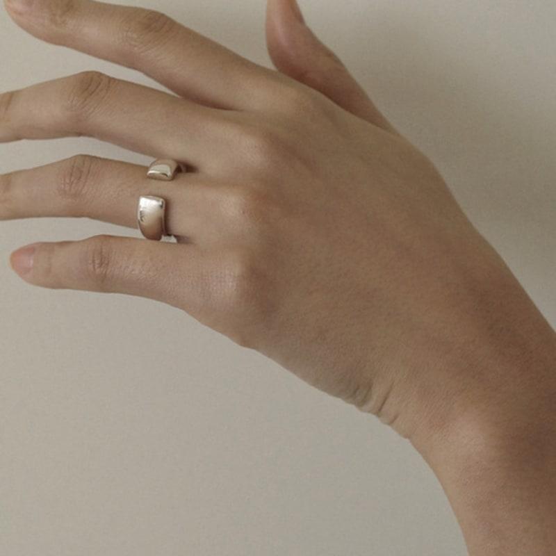 

ANDEZVOUS BETWEEN RING 10