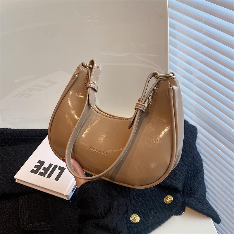 IELGY Женская элегантная сумка через плечо в форме полумесяца из блестящей лакированной — фото 3