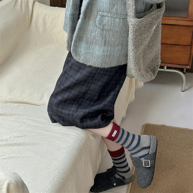 Woolen Socks for Women In Autumn and Winter, Thickened and Fleece Warm Mid-calf Socks, Striped Trendy Long Socks