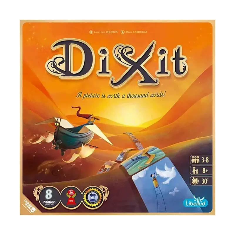 Dixit Odyssey: Gioco di Società Strategico in Inglese con Frammenti di Parole e Tappetino di Gioco