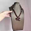 Mode Persönlichkeit Maillard Rot Schleife Anhänger Braun Plüsch Halskette für Damen Herbst Winter Retro Pullover Kette Zubehör Schmuck