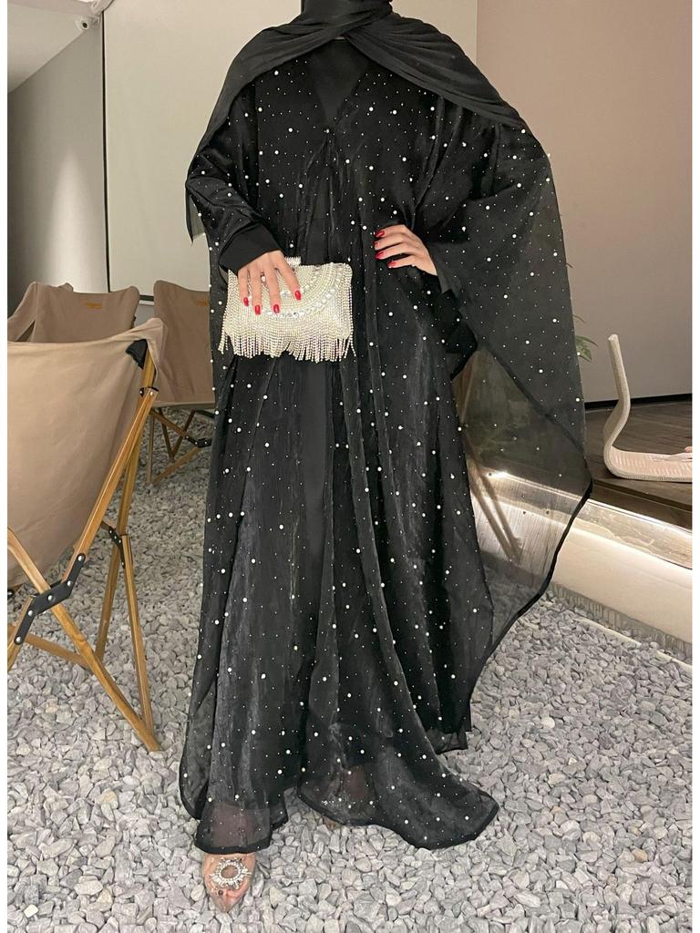 Bescheidenes einfarbiges Perlenkleid für Partys von Frauen aus dem Nahen Osten