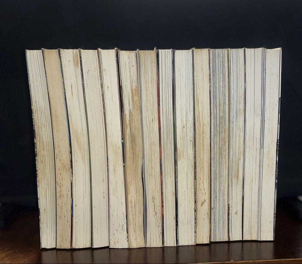 [USED] 14 Volumes of the Collection of Works by Battlefield Manga Artist Kobayashi Genbun